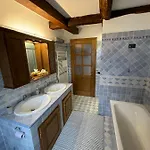 Сasa de vacaciones Casa Indipendente Con Camino E Mansarda. Re