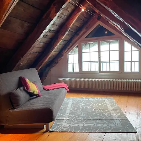 Casa Indipendente Con Camino E Mansarda. * Re