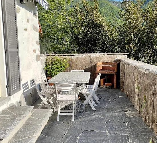 Casa Indipendente Con Camino E Mansarda.