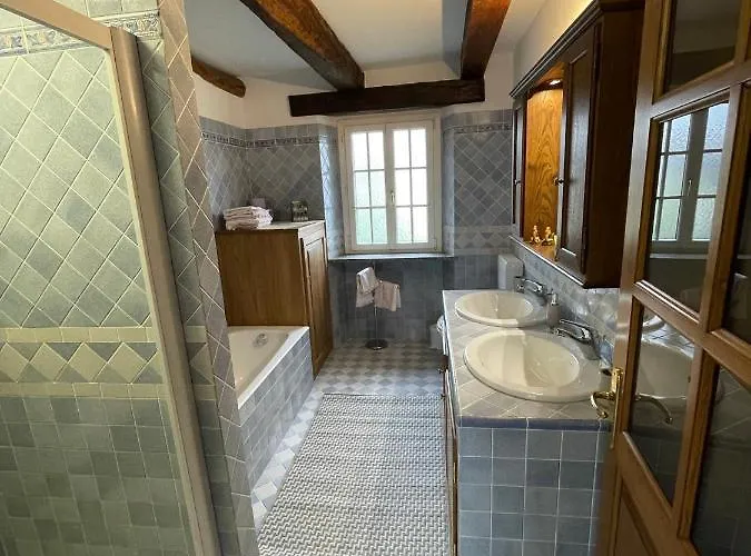 בית נופש Casa Indipendente Con Camino E Mansarda. *