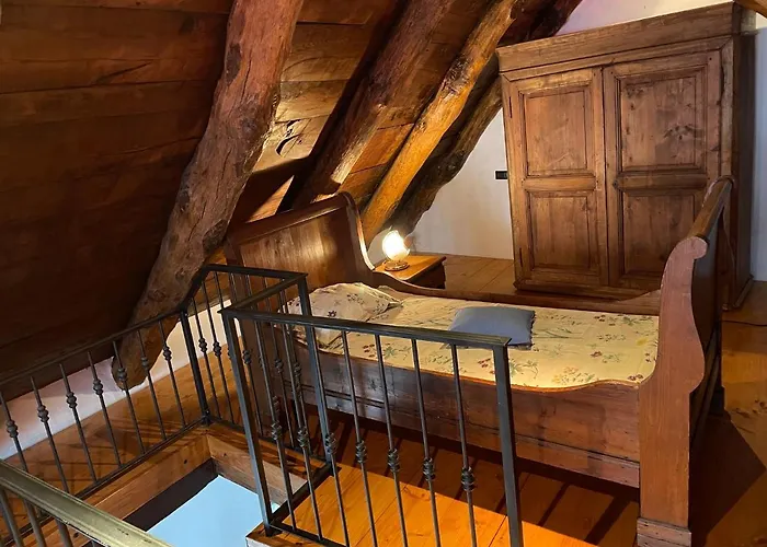 בית נופש Casa Indipendente Con Camino E Mansarda. Re