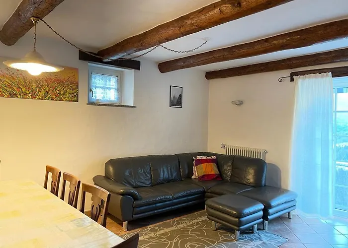 בית נופש Casa Indipendente Con Camino E Mansarda. *